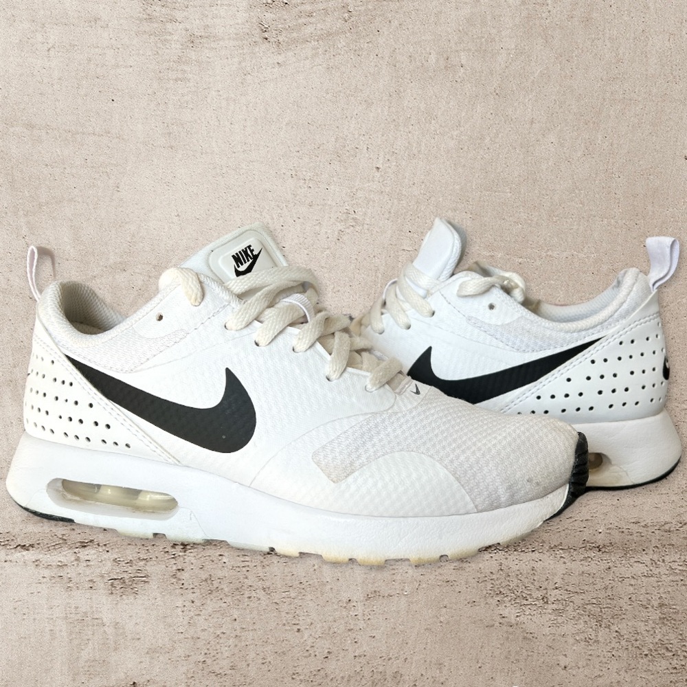 Nike Air Max Tavas White/Black size 6.5